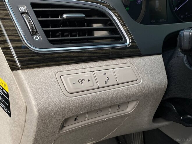 Hyundai Sonata-9