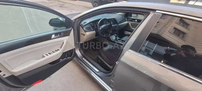 Hyundai Sonata-11