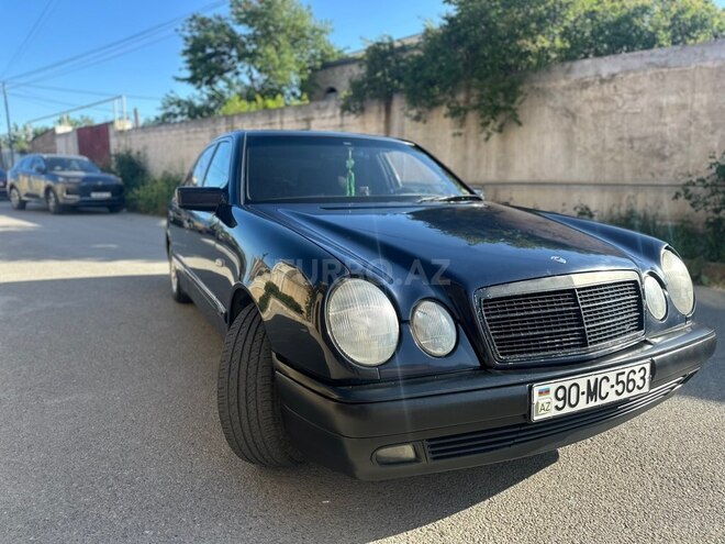 Mercedes E 200-5
