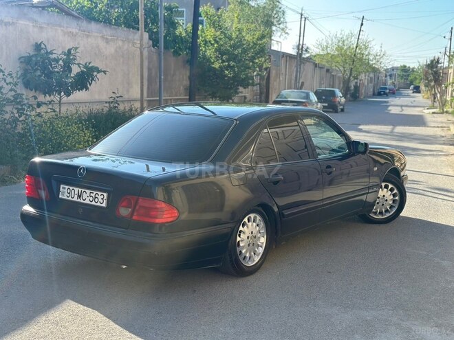 Mercedes E 200-3