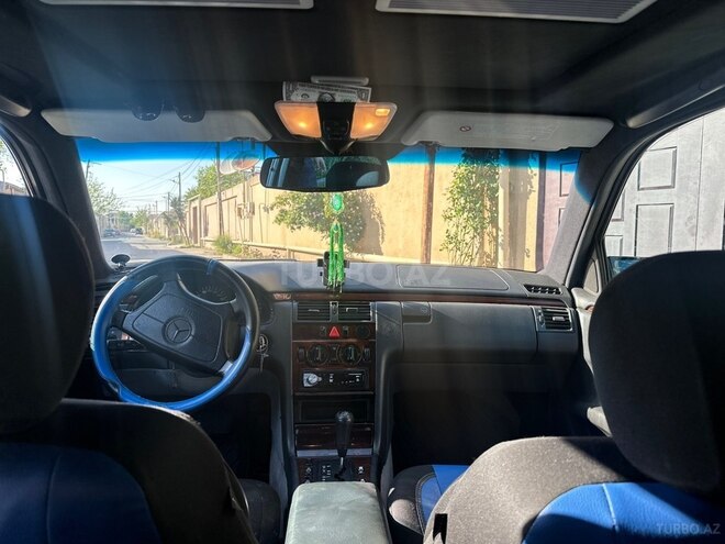 Mercedes E 200-7