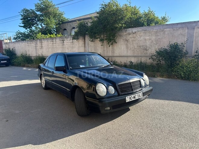 Mercedes E 200-4