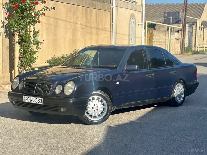 Mercedes E 200-1