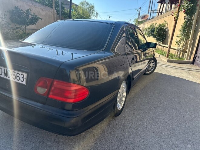 Mercedes E 200-9