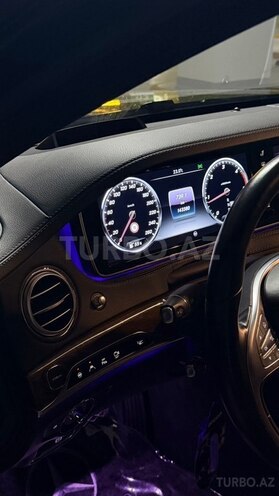 Mercedes S 400 d-7