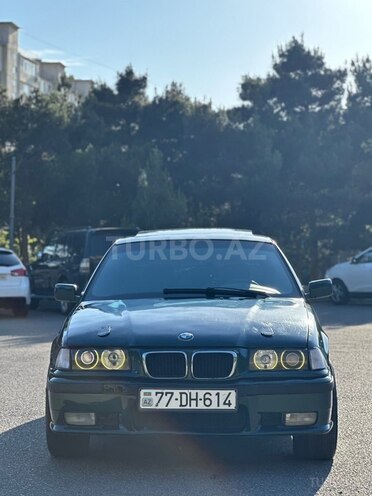 BMW 318-8