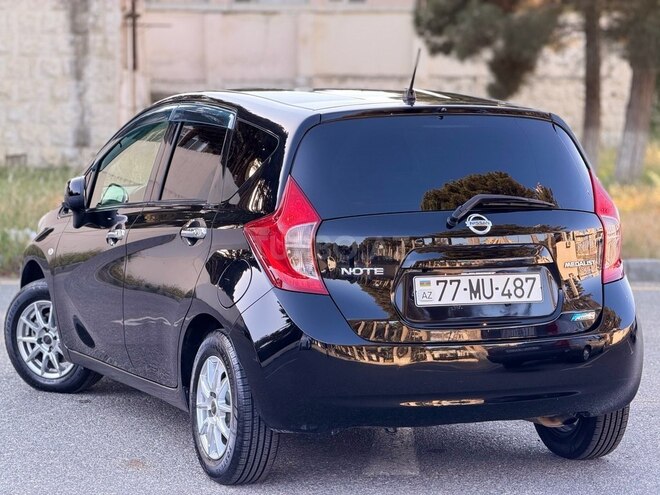 Nissan Note-8
