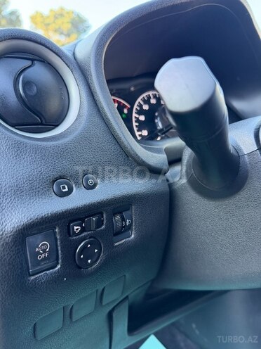 Nissan Note-13