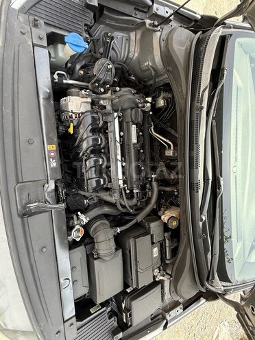 Hyundai Accent-4