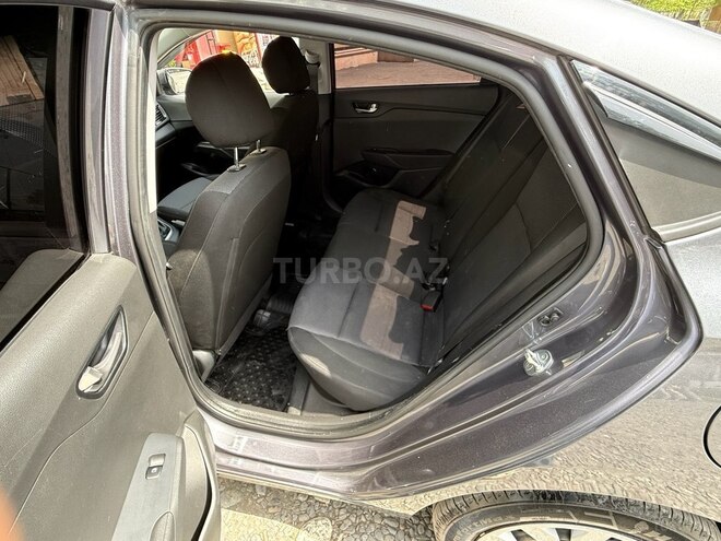 Hyundai Accent-3