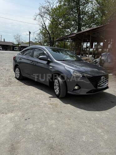 Hyundai Accent-8