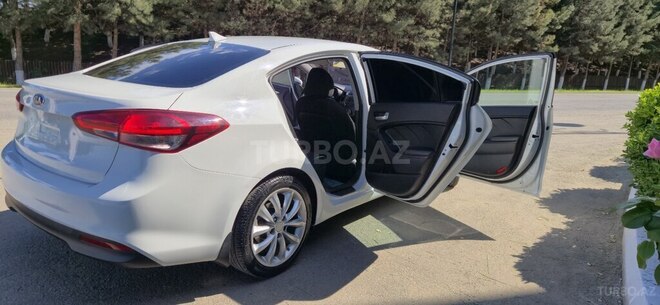 Kia Forte-14