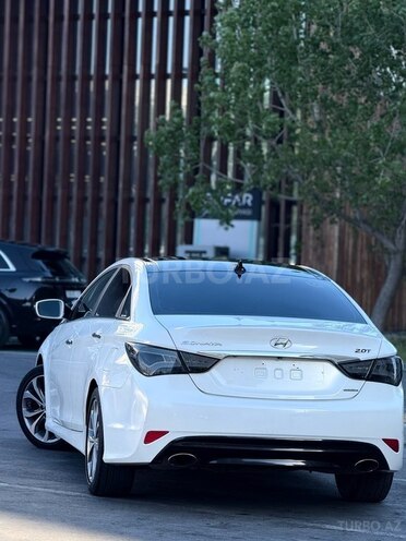 Hyundai Sonata-2
