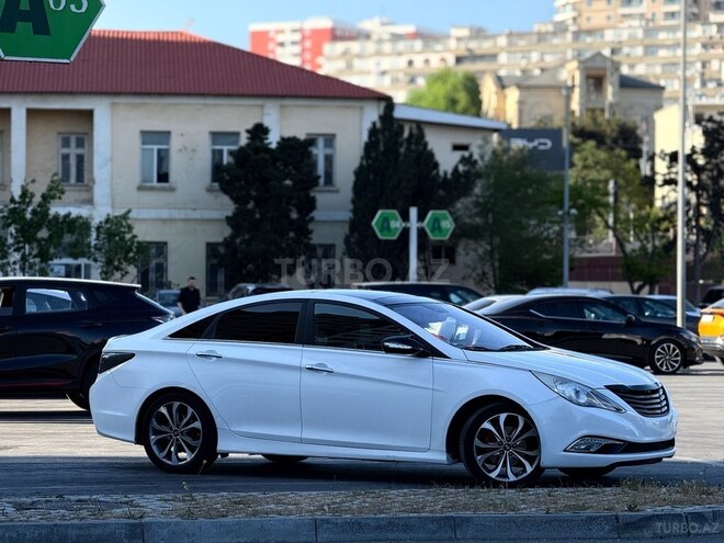 Hyundai Sonata-3
