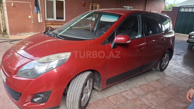 Renault Grand Scenic-7