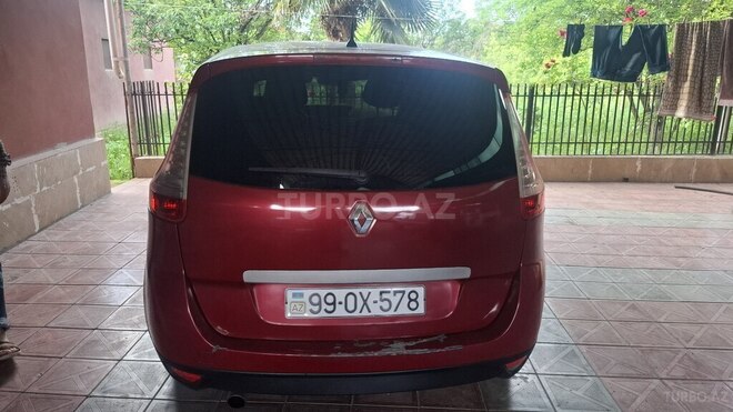 Renault Grand Scenic-6