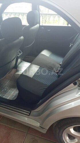 Mercedes E 240-3
