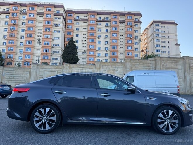 Kia K5-4
