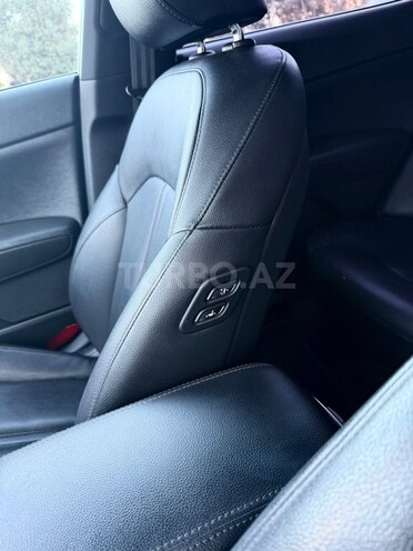 Kia K5-17