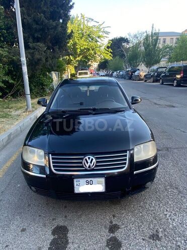 Volkswagen Passat-1