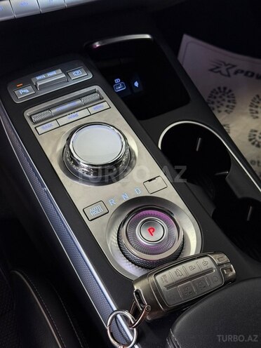 Genesis GV70-20