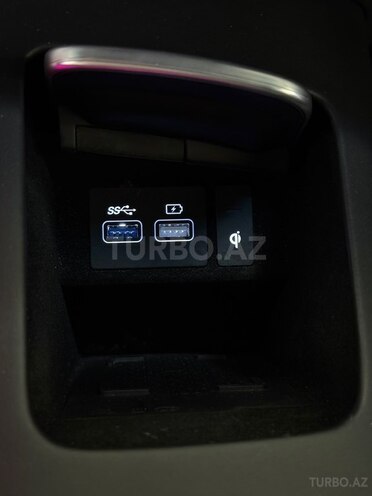 Genesis GV70-21