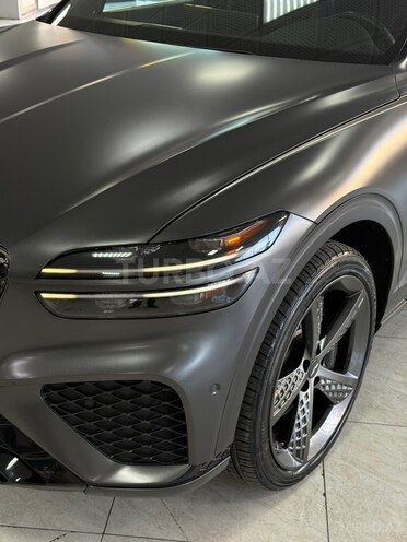 Genesis GV70-9
