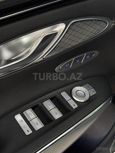 Genesis GV70-24