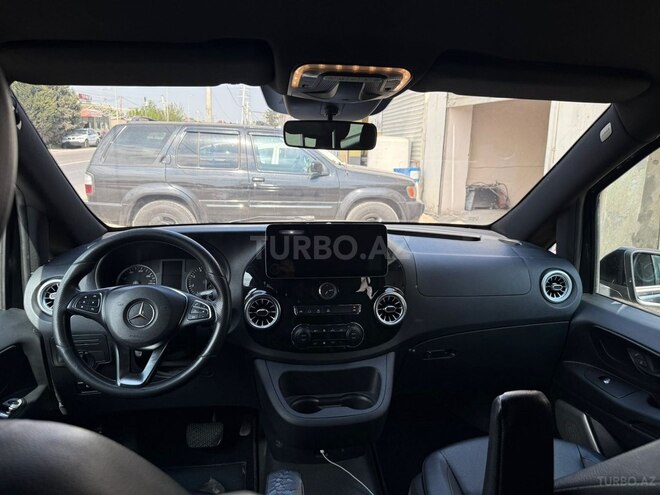 Mercedes Metris-4