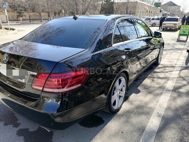 Mercedes E 250-11