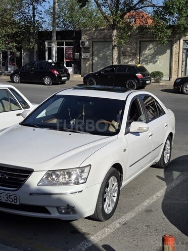 Hyundai Sonata-12
