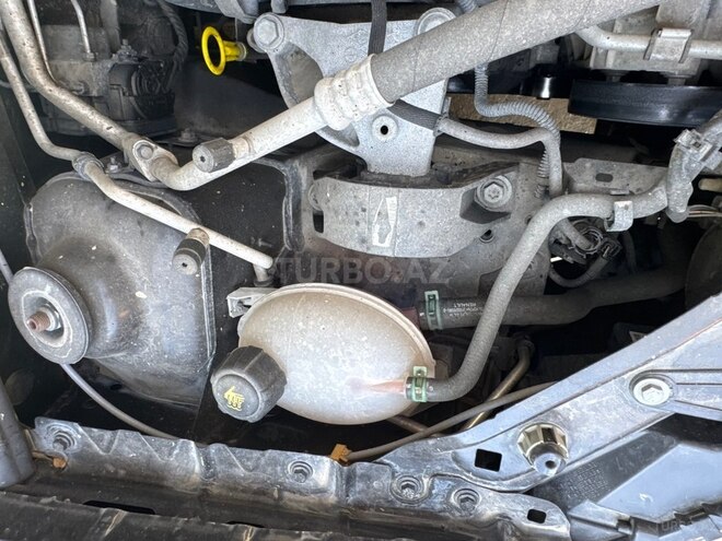 Renault Logan-2
