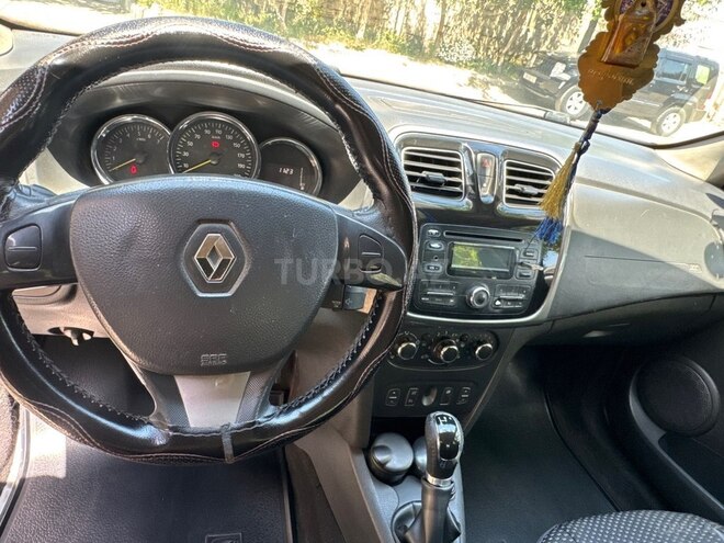 Renault Logan-5