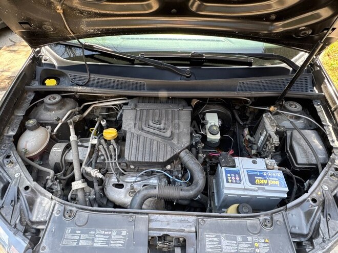 Renault Logan-4