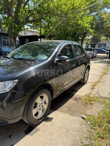 Renault Logan-11