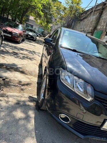 Renault Logan-13