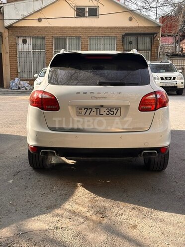 Porsche Cayenne-2