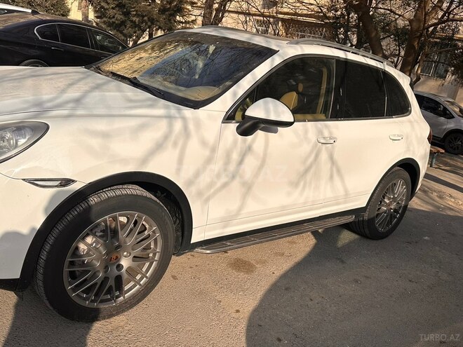 Porsche Cayenne-4