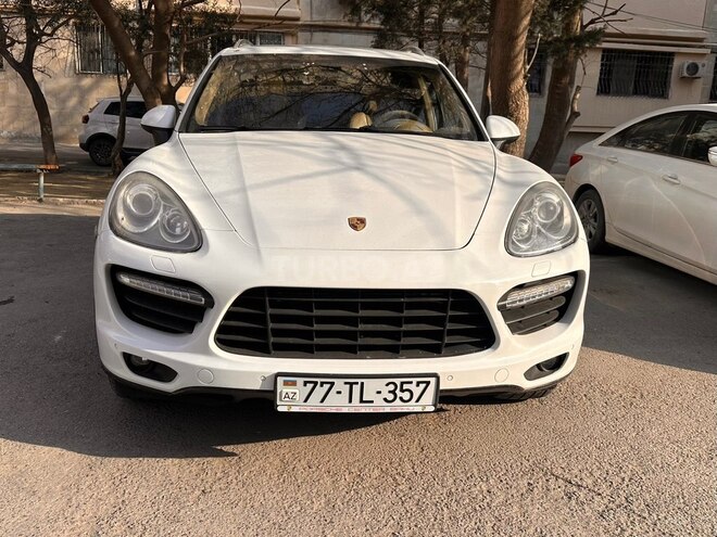 Porsche Cayenne-1