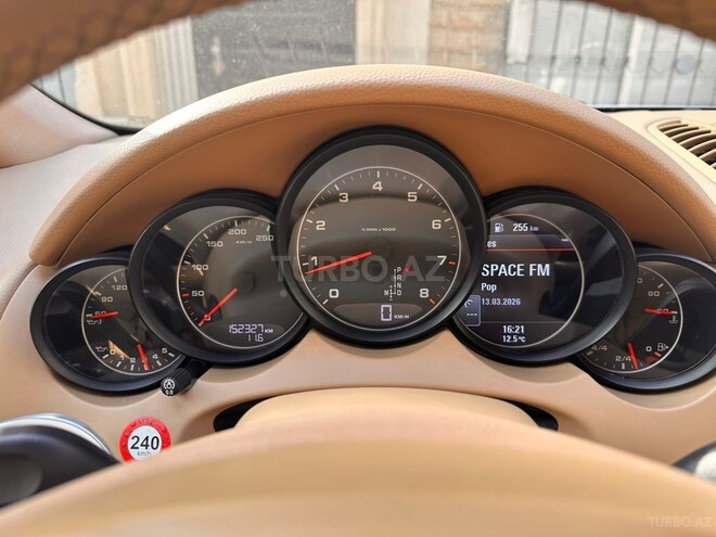 Porsche Cayenne-6