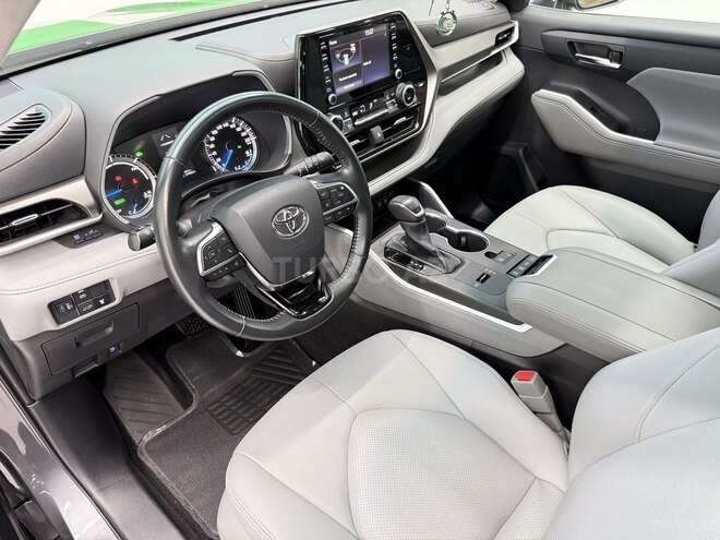 Toyota Highlander-8