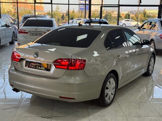 Volkswagen Jetta-8