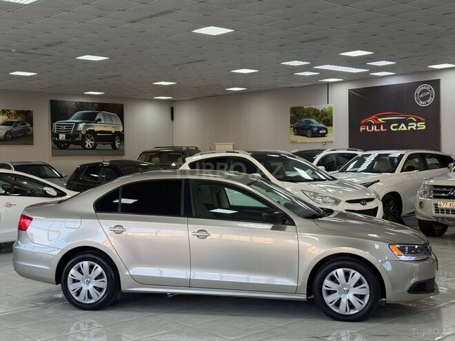 Volkswagen Jetta-4