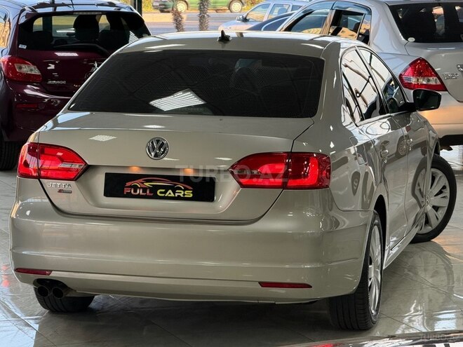 Volkswagen Jetta-7