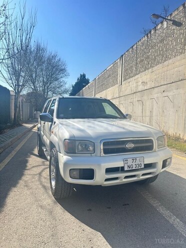 Nissan Pathfinder-9
