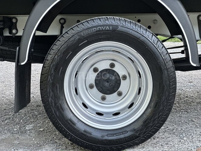 Ford Transit-16
