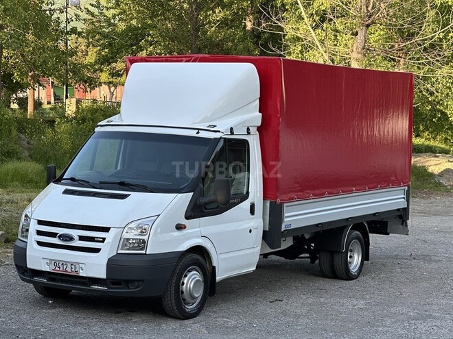 Ford Transit-4