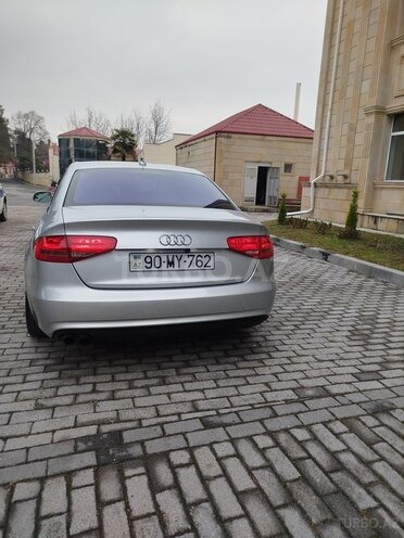 Audi A4-2