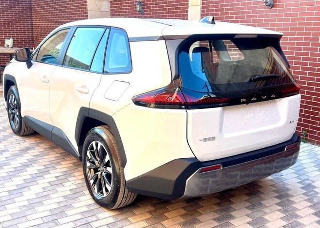 Toyota RAV4-8