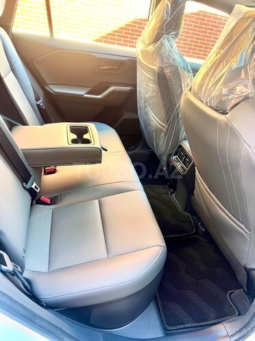 Toyota RAV4-14